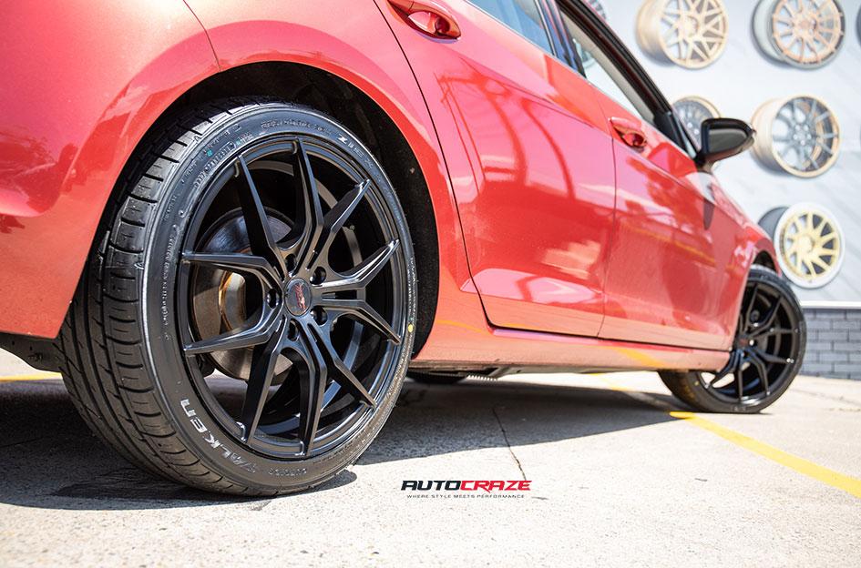 VOLKSWAGEN-GOLF-VENOM-MATTE-BLACK